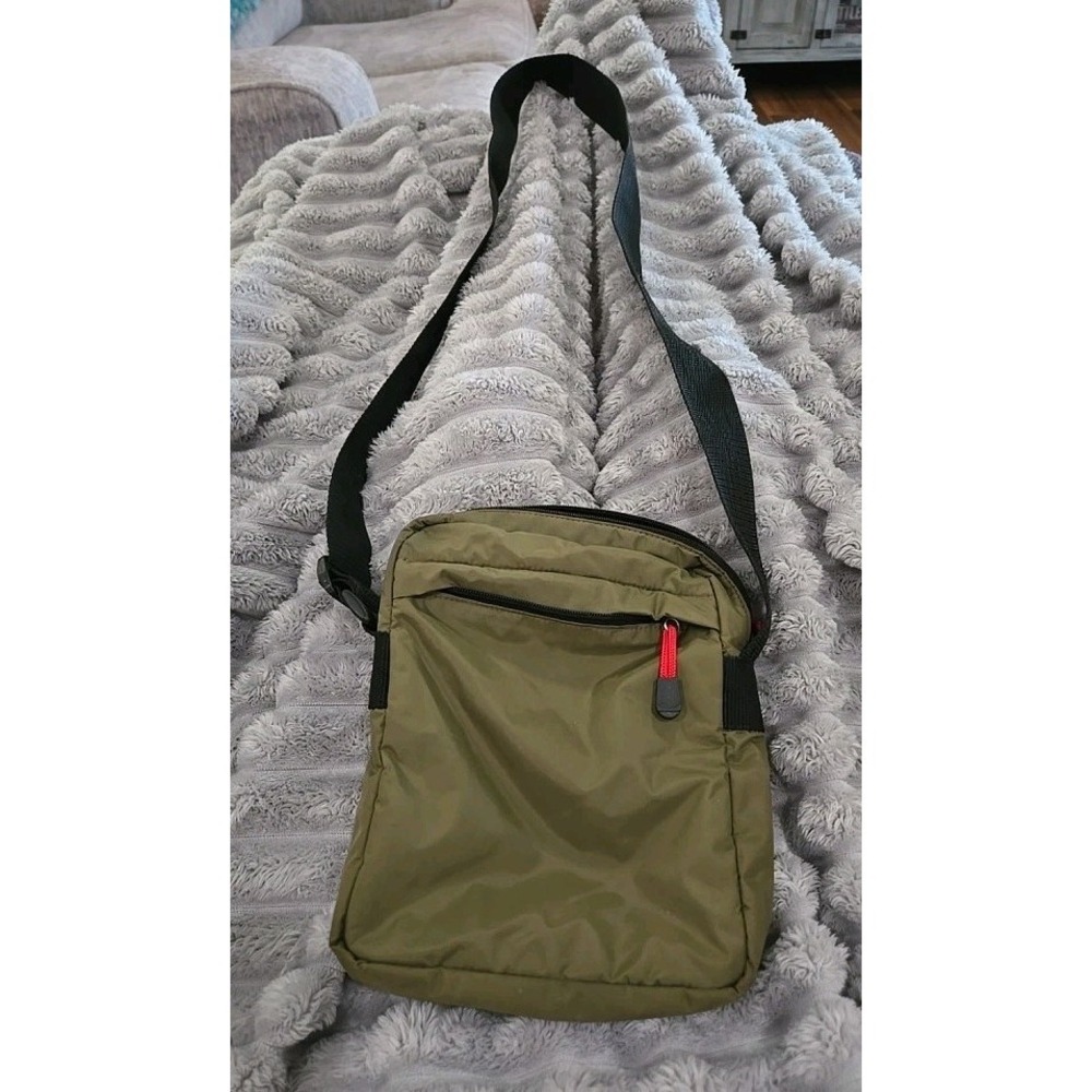 Green Nylon 9.5 x 7 Inches Xhilaration Bag Purse Adjustable Handle EUC!!